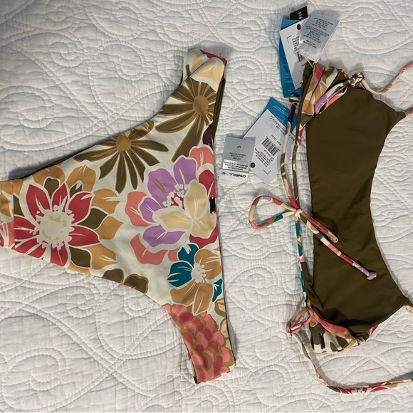 O’Neill MEADOW FLORAL Surfside Reversible Bralette Bikini size Small - Picture 10 of 12